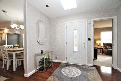 10 long foyer to 2nd bedrm & kitchen