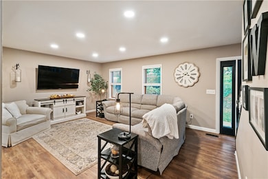 2014 Reis Run Rd, Pittsburgh, PA 15237 - photo 6