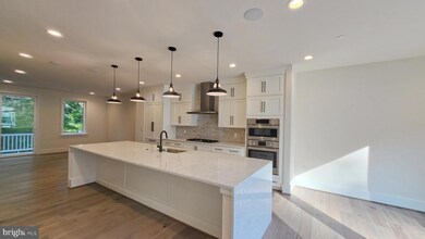 3732 Glenmoor Reserve Ln, Chevy Chase, MD 20815 - photo 2