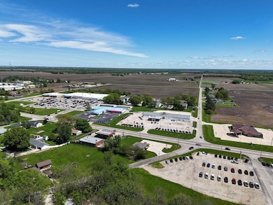 2051 N Main St, Canton, IL 61520 - photo 5