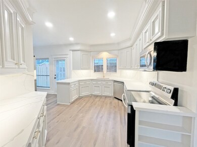 208 Victoria Way, Friendswood, TX 77546 - photo 5