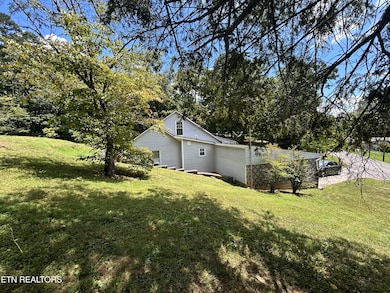 417 Wolfe Rd, Luttrell, TN 37779 - photo 3