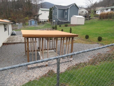 44 5th St, Hendricks, WV 26271 - photo 5