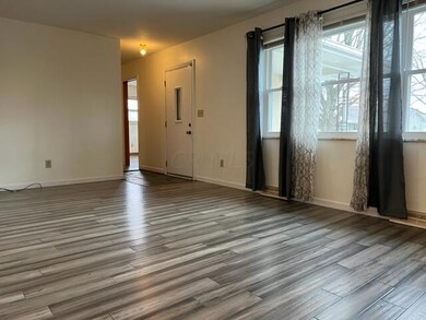 5301 Hedgewood Liv rm 12