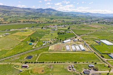 426 Hartley Rd, Phoenix, OR 97535 - photo 4