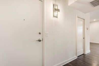 825 N 4th St #305_01