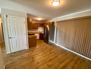 115 Bolz Rd, Carpentersville, IL 60110 - photo 5