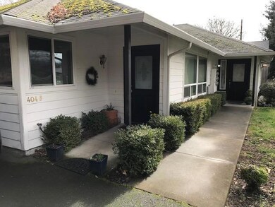 404 Pine St, Rogue River, OR 97537 - photo 2