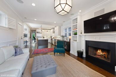 1529 W Roscoe St unit 2, Chicago, IL 60657 - photo 2