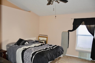 Master Bedroom w Niche