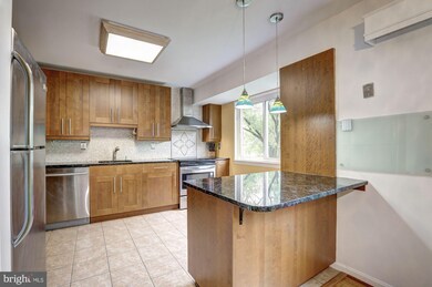 11221 Joshua Tree Place, North Potomac, MD 20878 - photo 6