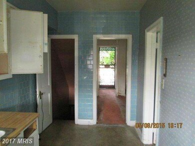 5402 Clover Rd, Baltimore, MD 21215 - photo 7