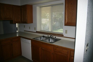 3182 Seminole Dr, Redding, CA 96001 - photo 2