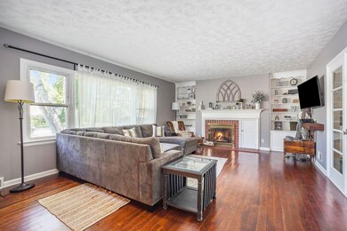 722 N Hudson St SE, Lowell, MI 49331 - photo 3