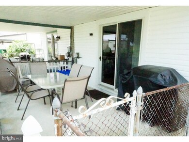 2749 Maxwell St, Philadelphia, PA 19136 - photo 6