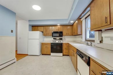 426 Broad St, Carlstadt, NJ 07072 - photo 7