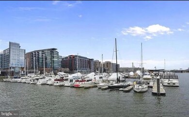 Town Square Towers unit 417, Washington, DC 20024 - photo 2