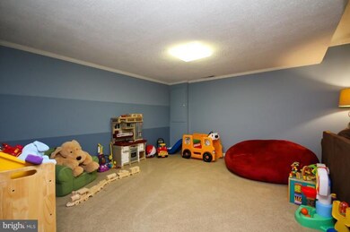 2083 Hopewood Dr, Falls Church, VA 22043 - photo 4