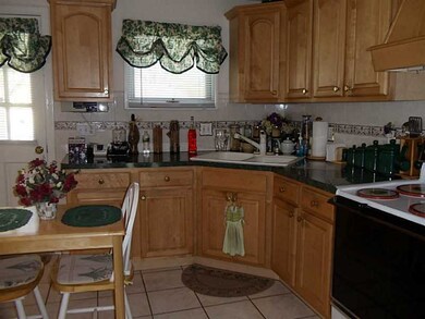 Kitchen. Beautiful new maple kitchen