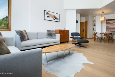 HighlandsRanch407_Living4