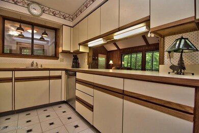 6187 Lakeview Dr, Pocono Pines, PA 18350 - photo 7