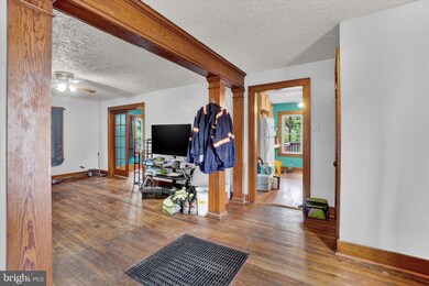 37 S Main St, Seven Valleys, PA 17360 - photo 4