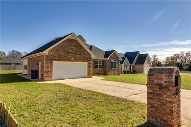 315 Shelby Cir, Shelbyville, TN 37160 - photo 3