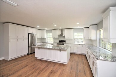 Beautiful brand new cabinets, granite and applianc
