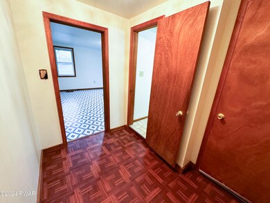 11 D Ln, Hawley, PA 18428 - photo 4