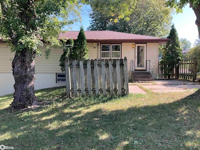 434 W Gate Rd, Carroll, IA 51401 - photo 2