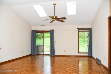 80 Surrey Hill Dr, Latham, NY 12110 - photo 5