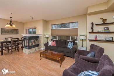 Living Rm w/Gas FP