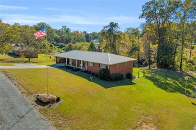 97 Hillside Dr, Toccoa, GA 30577 - photo 4