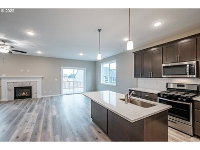 585 NE Fern Ave, Dallas, OR 97338 - photo 6