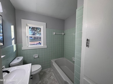 208 Bowden St, Senatobia, MS 38668 - photo 7