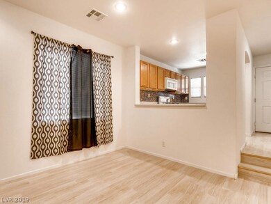 Breakfast Bar & Dining Area