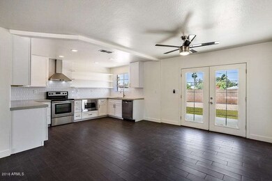 1109 W Campbell-13
