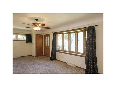 3301 Susan Dr NW, Cedar Rapids, IA 52405 - photo 2