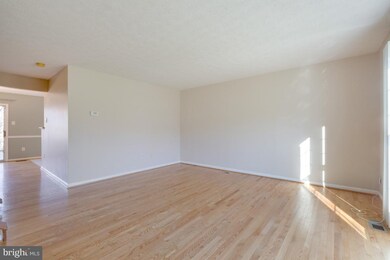 7986 Brightmeadow Ct, Ellicott City, MD 21043 - photo 2