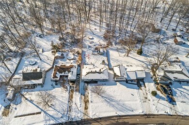 424 Buckeye Dr, Sheffield Lake, OH 44054 - photo 4