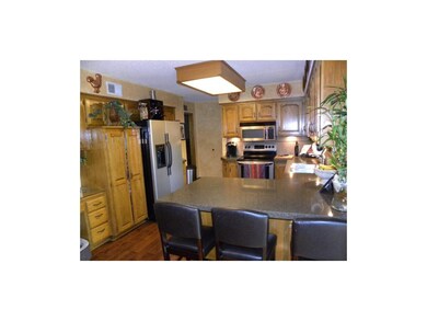 6007 Greenwood St, Shawnee, KS 66216 - photo 4