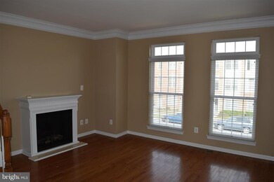 42599 Pine Forest Dr, Chantilly, VA 20152 - photo 6