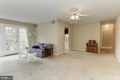 9463 Fairfax Blvd unit 303, Fairfax, VA 22031 - photo 3