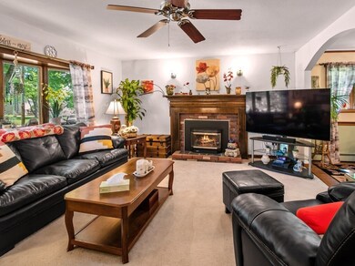 118 Bumble Bee Cir, Shrewsbury, MA 01545 - photo 5