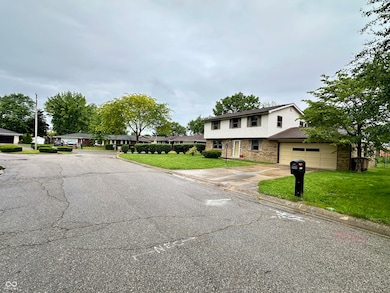 5130 Navajo Ct, Columbus, IN 47203 - photo 2