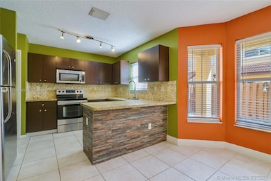 252 Aspen Way, Davie, FL 33325 - photo 4