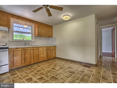 978 W Philadelphia Ave, Boyertown, PA 19512 - photo 6