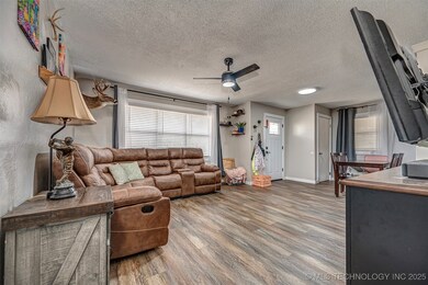 1402 W 10th St, Sulphur, OK 73086 - photo 4