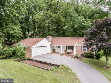6102 Oak Hill Dr, Sykesville, MD 21784 - photo 2