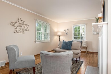 1576 Grenoble Rd, Columbus, OH 43221 - photo 7